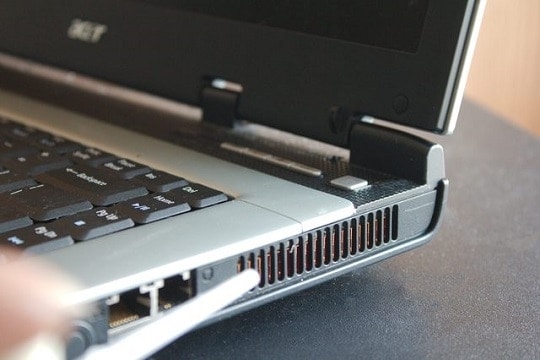 cómo mantener la computadora portátil fría sin almohadilla de enfriamiento